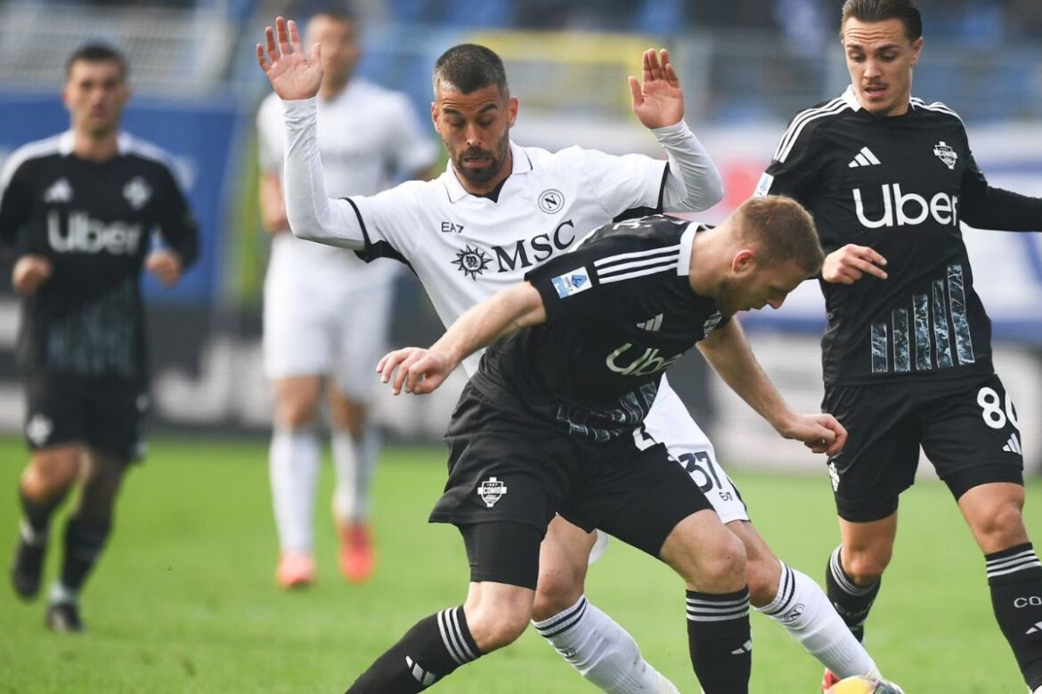 Napoli Menembak Kaki Sendiri, I Lariani Berpesta di Kandang Sendiri