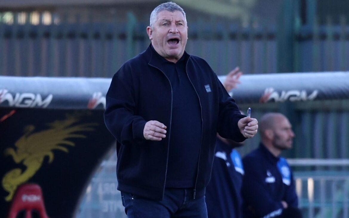 Osian Roberts: Sang Caretaker di Balik Keberhasilan Como 1907 Menuju Panggung Serie A