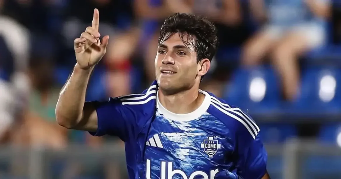 Ivan Azon Jadi Rebutan: Valencia dan Ipswich Town Bersaing Ketat untuk Striker Muda Como 1907