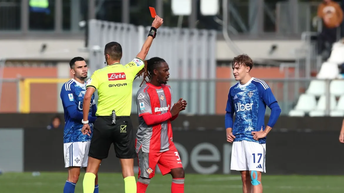 Cremonese Curi Poin di Sinigaglia, Dua Kartu Merah Como 1907 Warnai Pekan Kelima Serie A