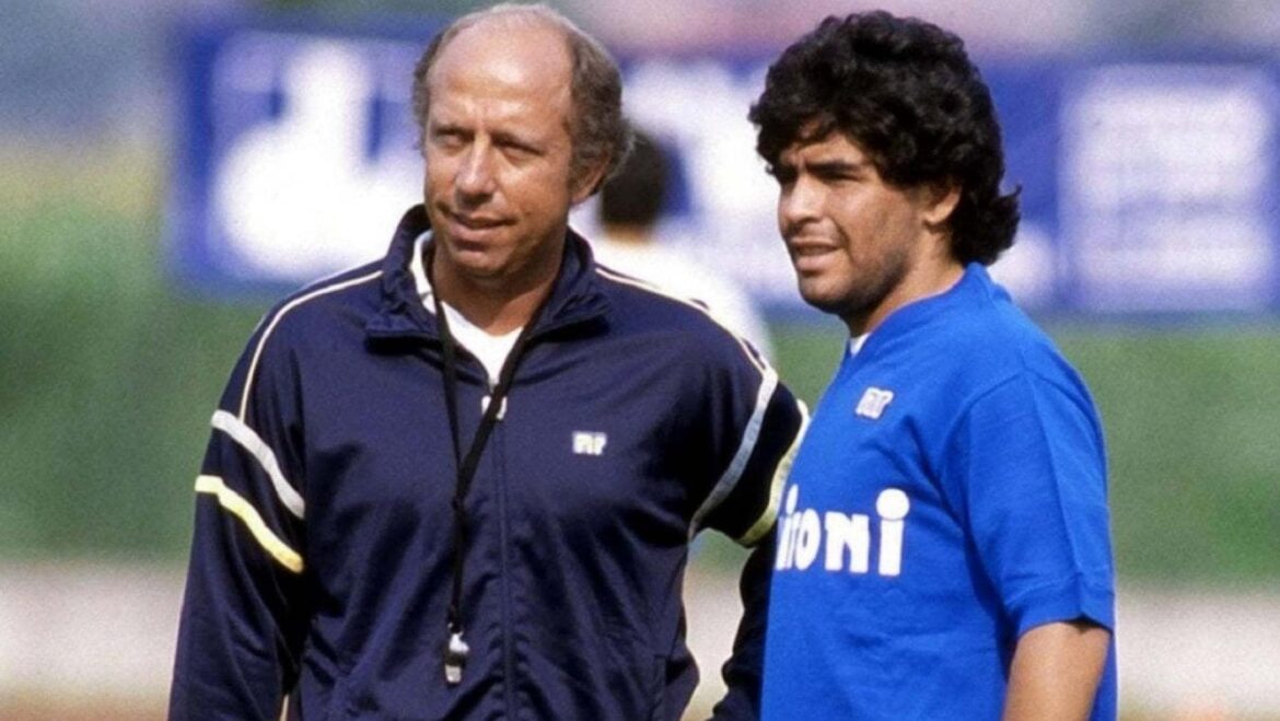 Ottavio Bianchi sedang bersama Maradona di Napoli